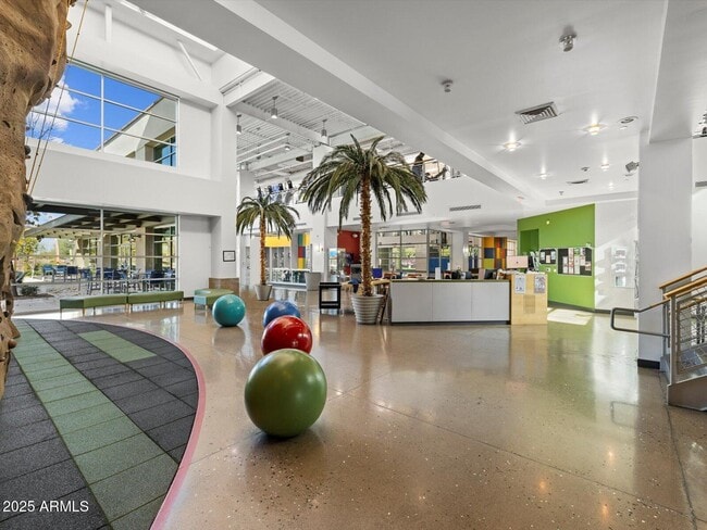 Building Photo - 6550 W Desert Blossom Way