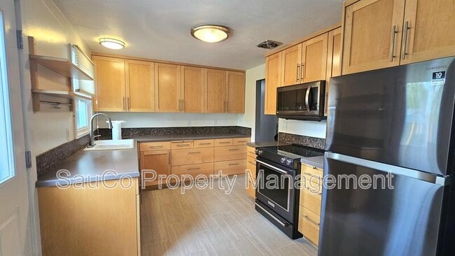 Building Photo - 6770 SW Princess Ave