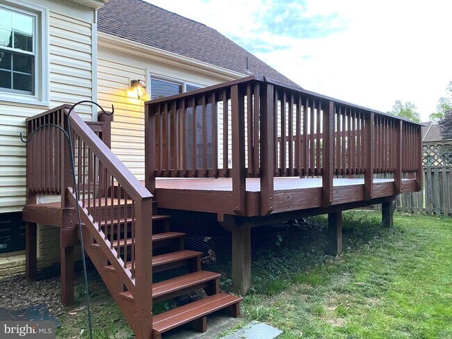 Building Photo - 7684 Green Garland Dr