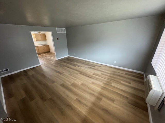 Building Photo - 1600 Lee Terrace Dr
