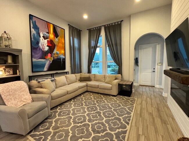 Building Photo - 55 Cortona Ln