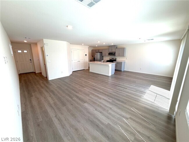 Building Photo - 5646 Mesa Sedona St