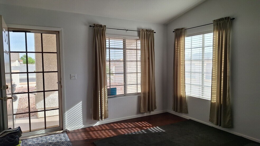 Building Photo - 436 Pumpkin Way