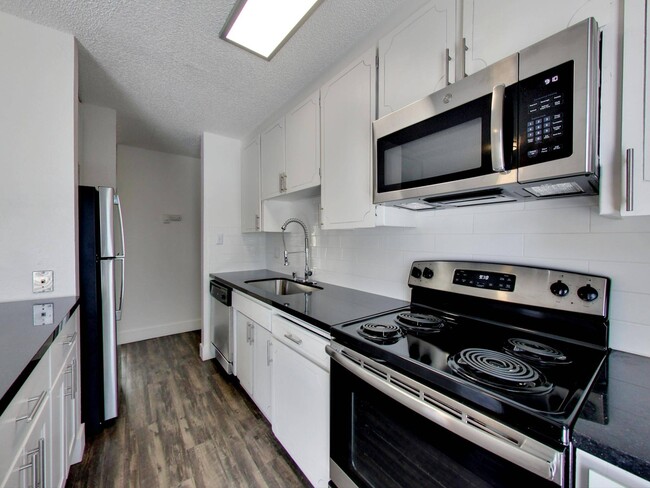 Kitchen - Californian Villas