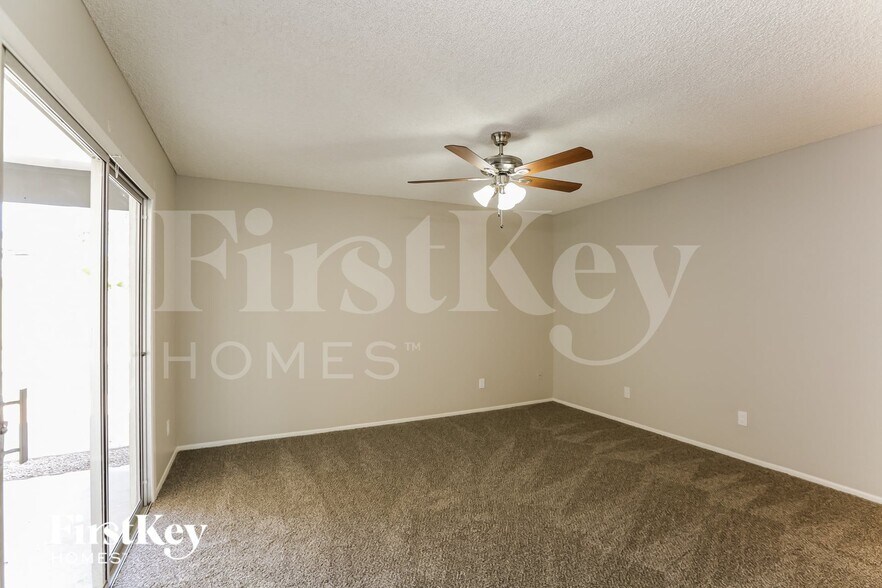 Building Photo - 4808 W El Caminito Dr