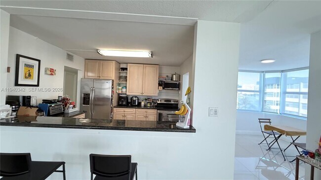 Building Photo - 16565 NE 26th Ave