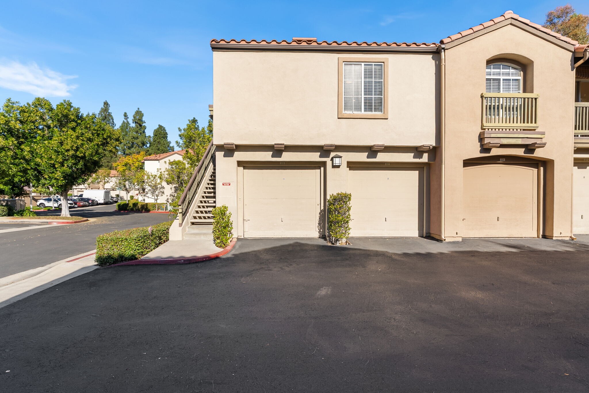 Building Photo - 155 N Cross Creek Rd