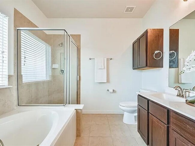 Building Photo - 2125 Sand Ridge Dr