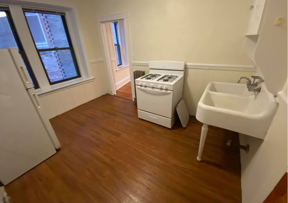 Building Photo - 881 Massachusetts Ave