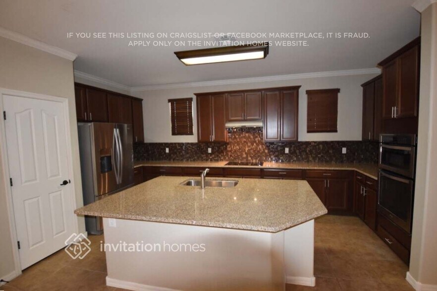 Building Photo - 227 N Scott Dr