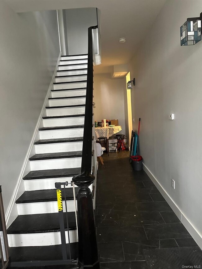 Building Photo - 230 Greenwich Ave