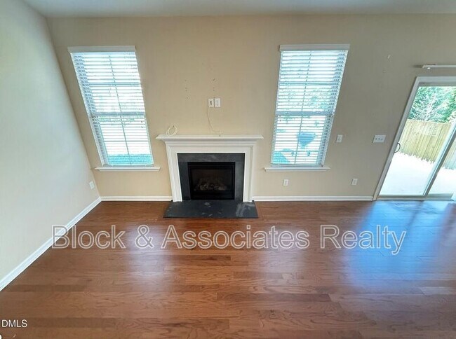 Building Photo - 2433 Cedar Rock Dr