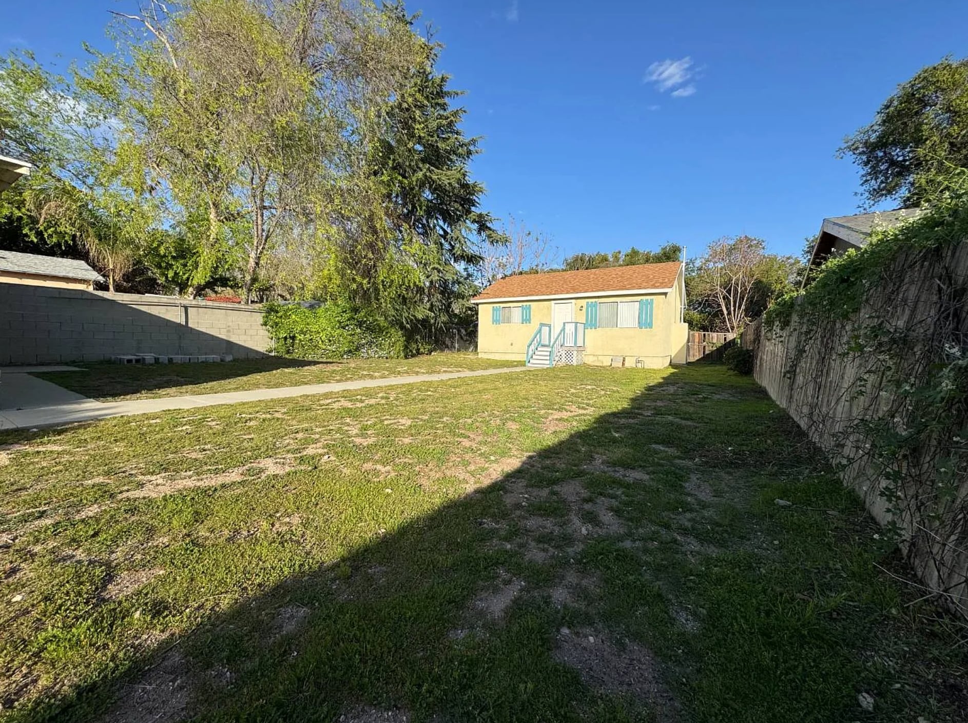 Building Photo - 2838 El Nido Dr