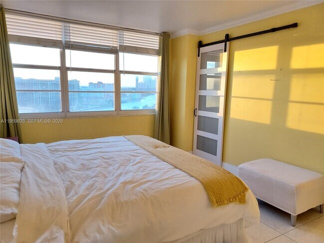 Building Photo - 137 Golden Isles Dr