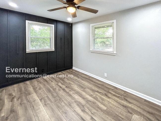 Building Photo - 600 Maclaurin Ct
