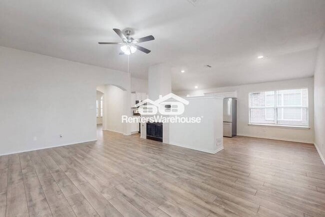 Building Photo - READY FOR MOVE-IN, 3-BEDROOM, 2-BATH HOME ...