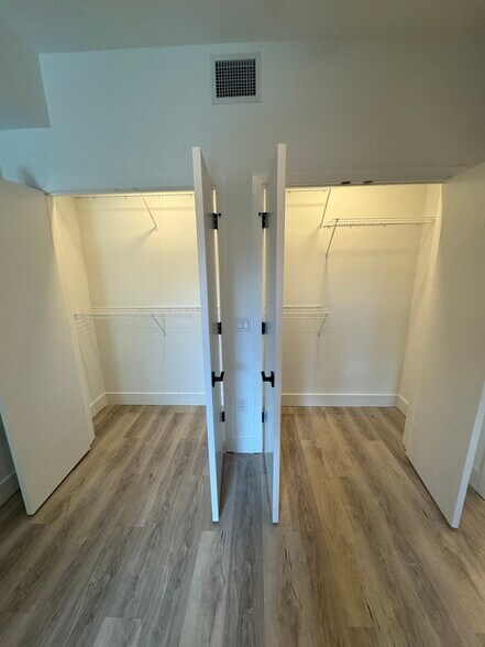 Closet - 24 NW 31st St