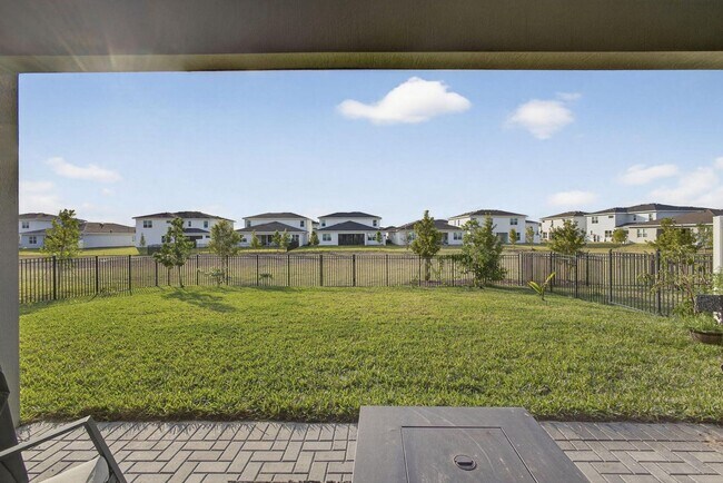 Building Photo - 1543 Stockbridge St