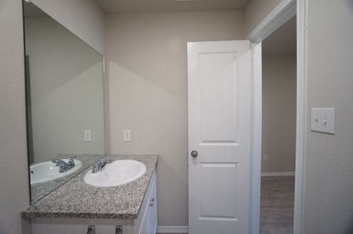 Building Photo - Newer Construction Home in West San Antonio