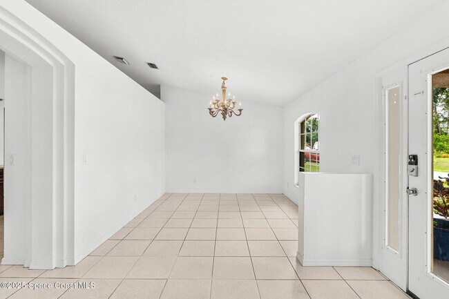 Building Photo - 268 Fitchburg St SW
