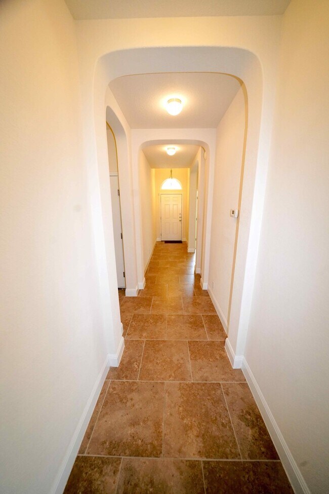 Building Photo - Immaculate rental now available in coveted...