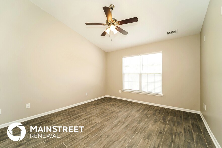 Building Photo - 8615 Appledale Dr