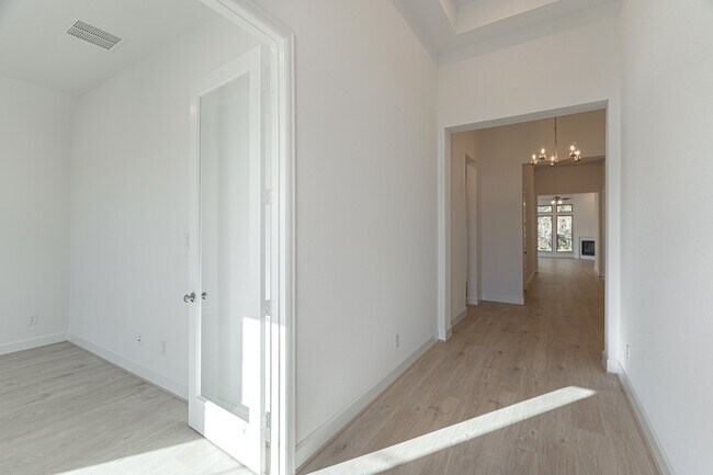 Building Photo - 15910 Mahogany Mist Dr