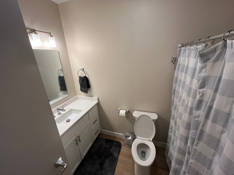 Building Photo - 28 Pacer Way