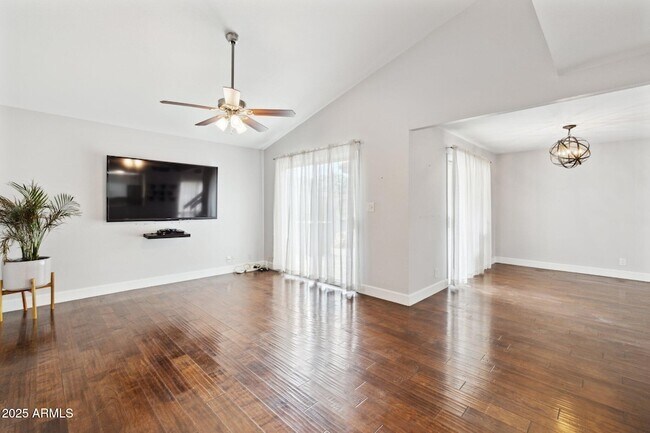 Building Photo - 5601 N 79th St