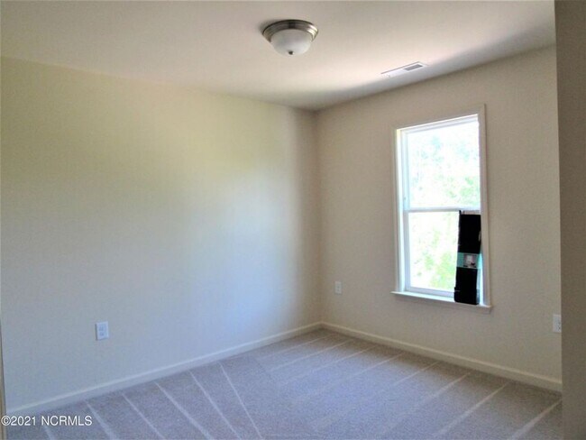 Building Photo - 2 BR 1.5 BA In Boyington Place