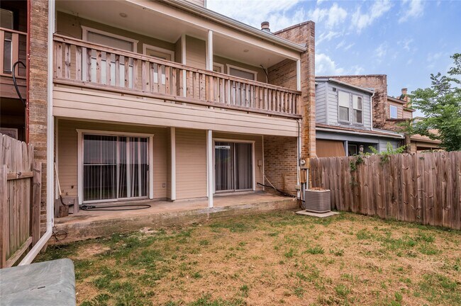 Building Photo - 111B Normal Park Dr