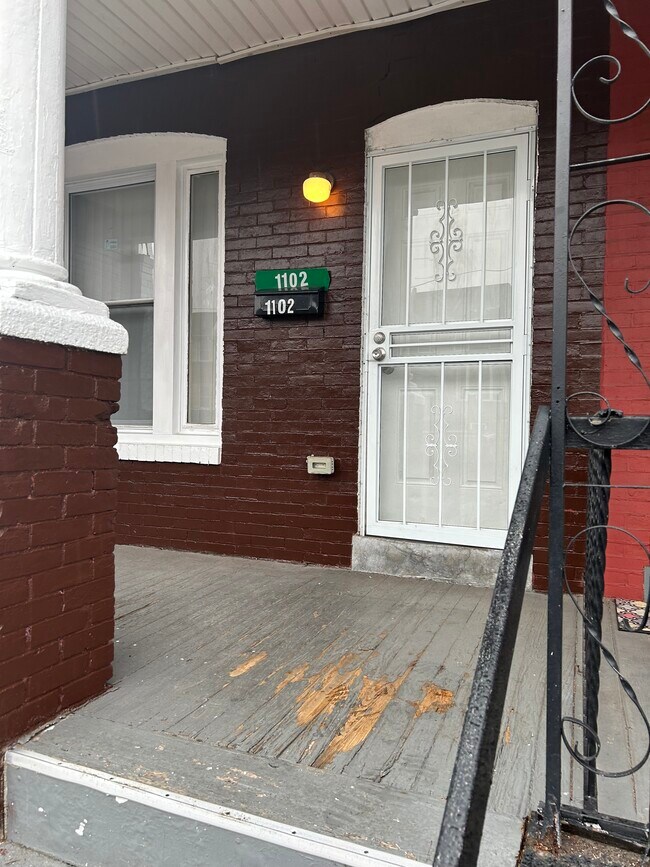 Building Photo - 1102 Morton Ave