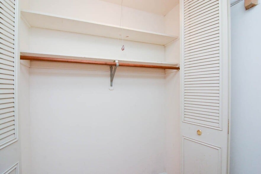 Building Photo - 503 W Briar Pl