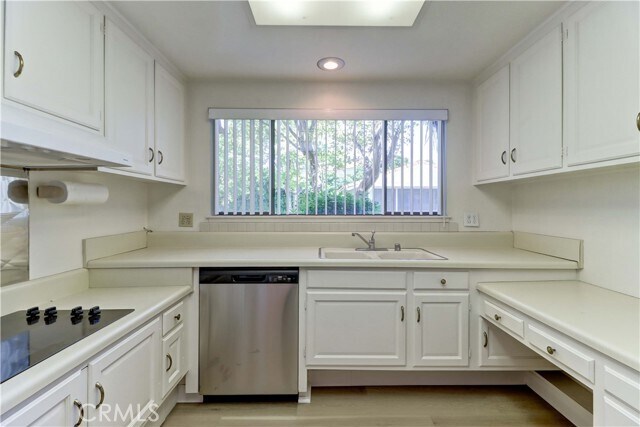 Building Photo - 2057 Via Mariposa E