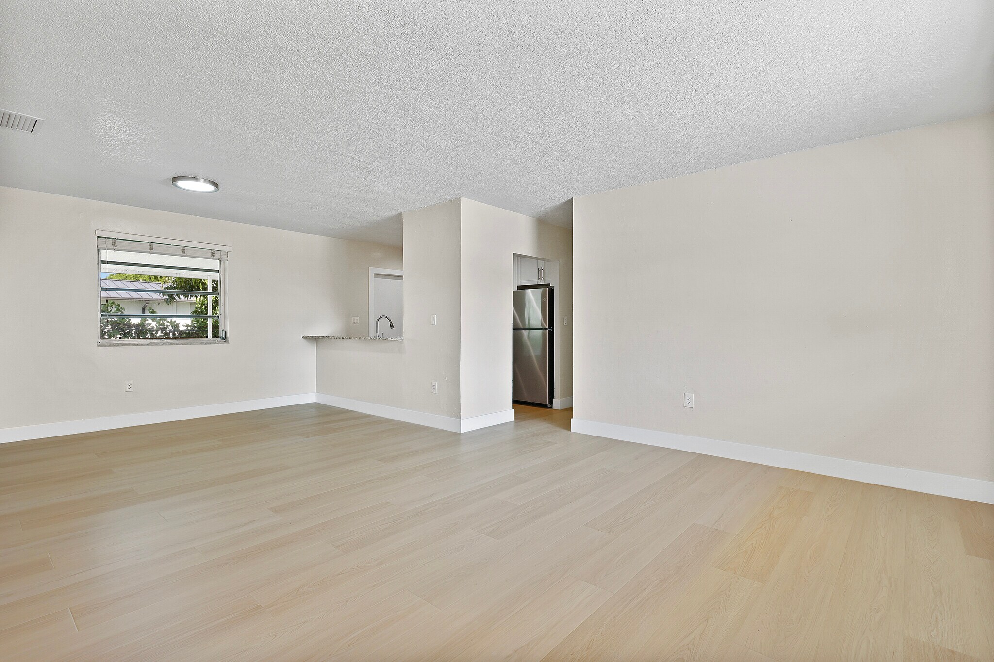 Building Photo - 532 SW 79th Ave