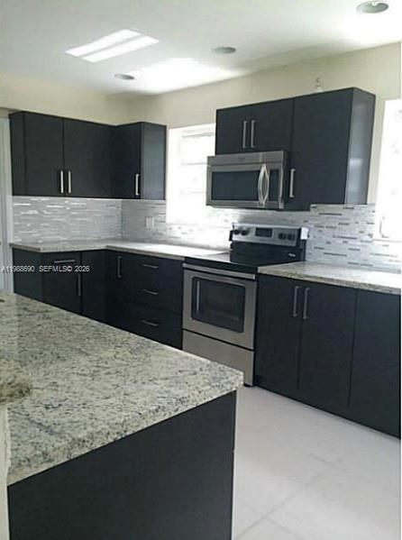 Building Photo - 740 NE 179th Terrace