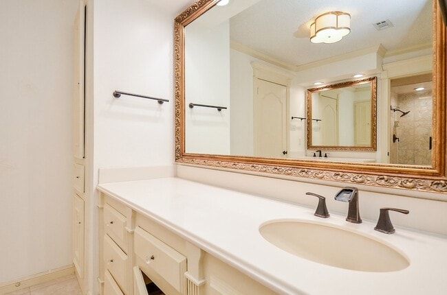 Building Photo - 44 Bayou Pointe Dr