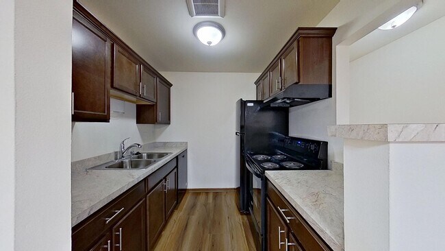 Building Photo - Renovated Upper 2 Bedroom 1.5 Bathroom Apartment Available