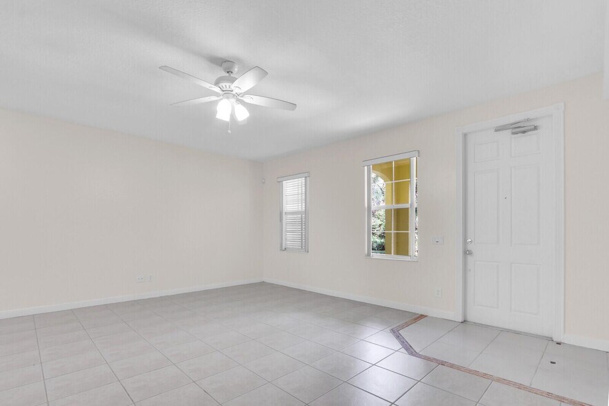 Building Photo - 3183 E Community Dr