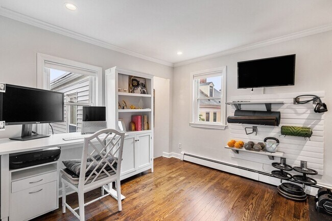 Building Photo - 12 Mystic St