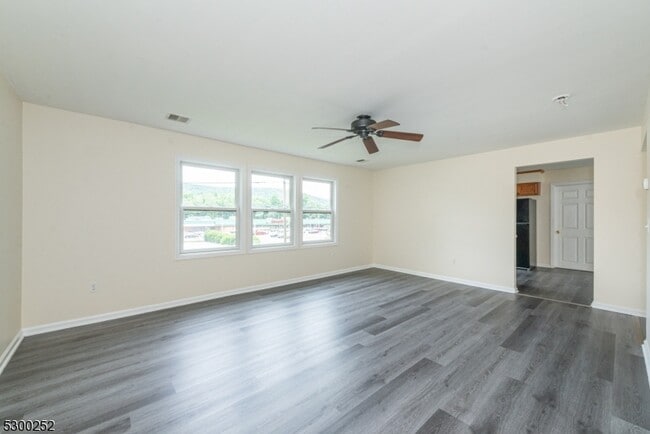 Building Photo - 21 Walsh St