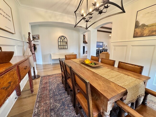 Building Photo - 4 Bedroom Home with Office in Walking Distance to Schools