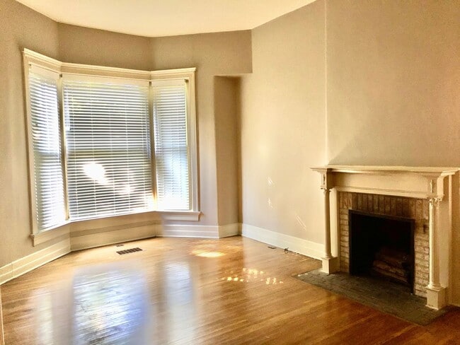 Building Photo - Saint James Ct