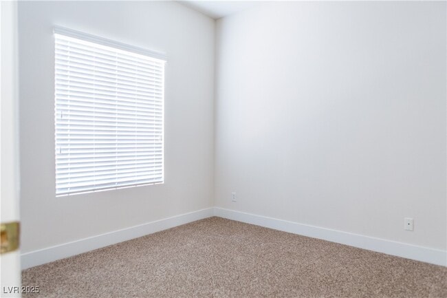 Building Photo - 1660 Mt Tremblant Ave