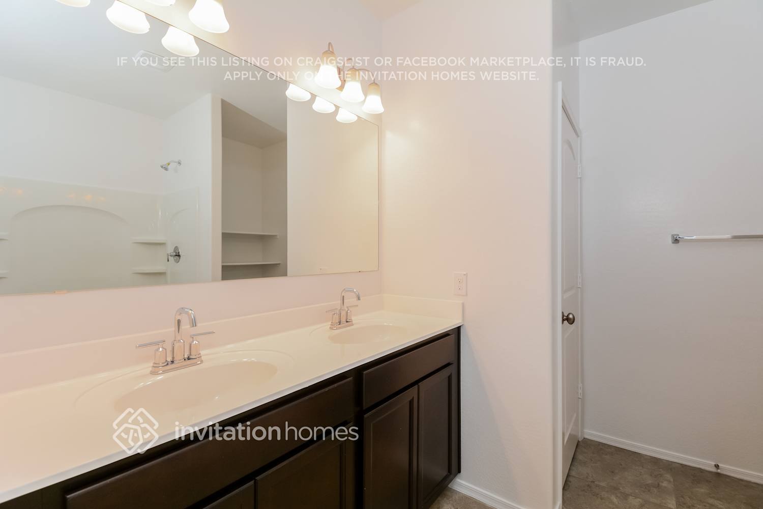 Building Photo - 31040 W Whitton Ave