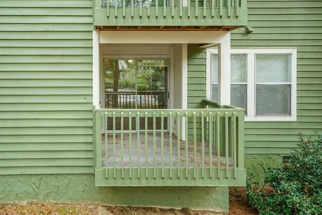 Building Photo - 6809 Willowbrook Dr