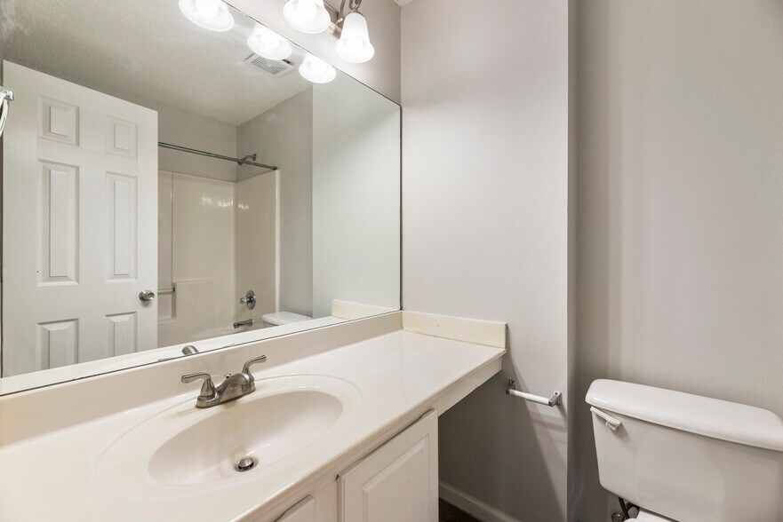 Building Photo - 6605 Overton Cir