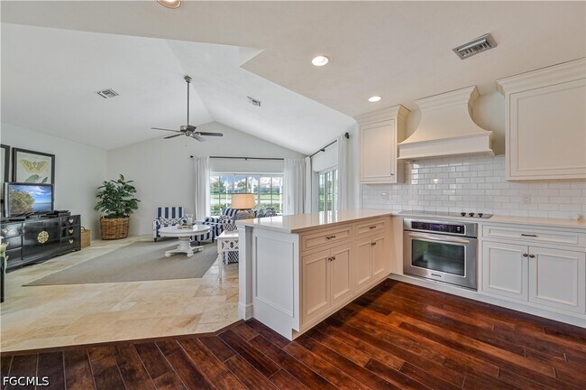 Building Photo - 28503 La Pluma Way