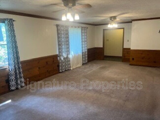 Building Photo - 2910 Kinvan Rd