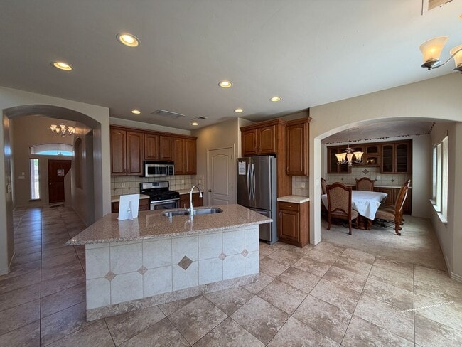 Building Photo - 4 Bedroom Home Plus Office Available Near Eubank Blvd NE & Paseo Del Norte!